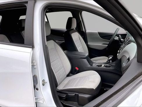 Used 2022 Chevrolet Equinox LS w/ LS Convenience Package FWD image 19