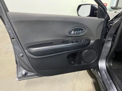 Used 2019 Honda HR-V LX image 25