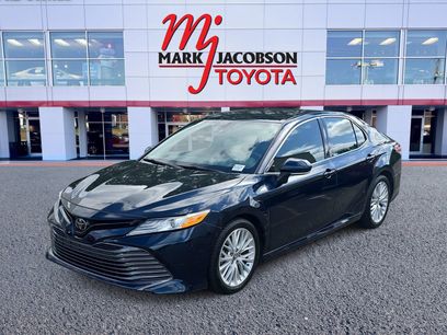 Used 2020 Toyota Camry XLE w/ Phone Cable & Charge Package