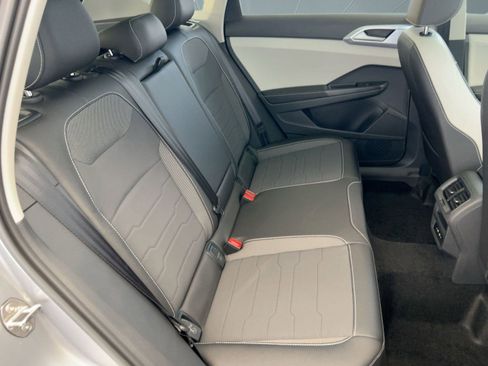 New 2026 Volkswagen Taos SE image 29