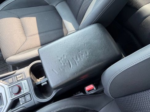 Used 2022 Subaru Forester Premium AWD/4WD image 25