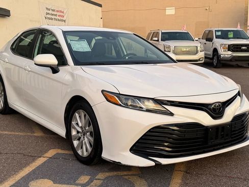 Used 2019 Toyota Camry LE FWD image 6