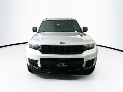 Used 2024 Jeep Grand Cherokee L Altitude image 2