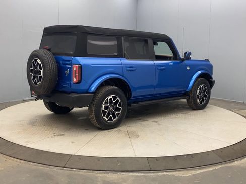 Used 2024 Ford Bronco Outer Banks AWD/4WD image 4