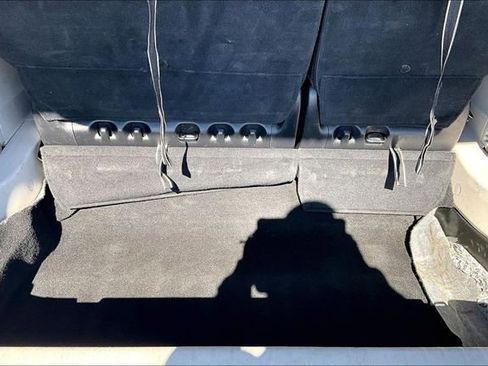 Used 2022 Chrysler Voyager LX image 26