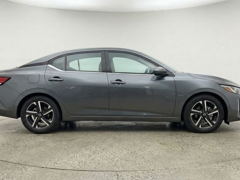 Used 2025 Nissan Sentra SV image 11