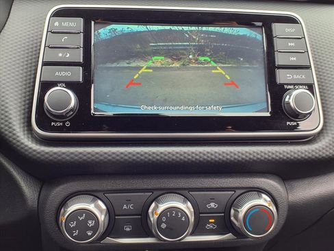 Used 2024 Nissan Kicks S image 14