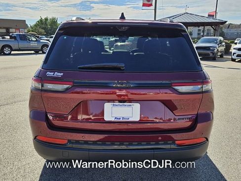 New 2025 Jeep Grand Cherokee Limited w/ Luxury Tech Group II image 10