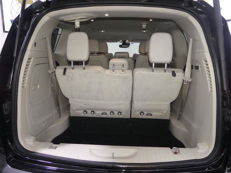 Used 2017 Chrysler Pacifica Limited w/ UConnect Theater Package FWD image 9