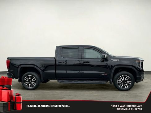 Certified 2022 GMC Sierra 1500 AT4 w/ AT4 Premium Package image 11