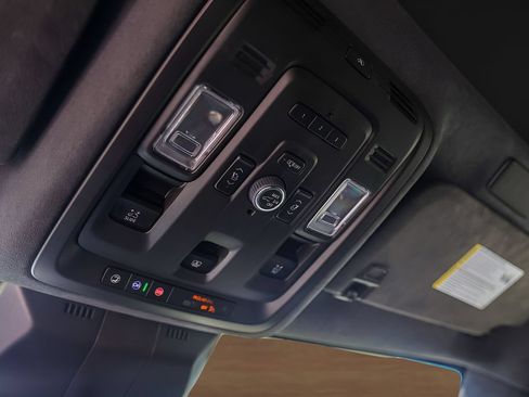 Certified 2024 Cadillac Escalade Sport Platinum w/ LPO, Floor Liner Package AWD/4WD image 21