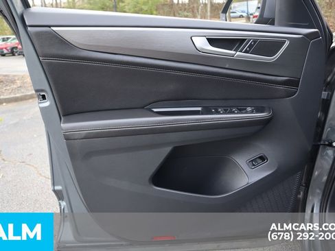 Used 2025 Volkswagen Atlas Cross Sport SE FWD image 15