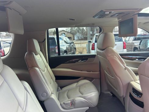Used 2020 Cadillac Escalade ESV Luxury image 26