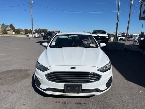 Used 2019 Ford Fusion S image 2
