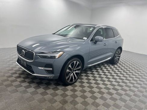 Used 2023 Volvo XC60 B5 Ultimate w/ Climate Package AWD/4WD image 3