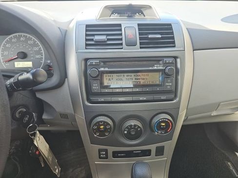 Used 2012 Toyota Corolla LE FWD image 13