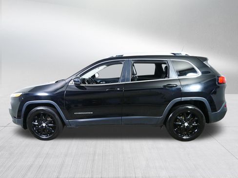 Used 2017 Jeep Cherokee Limited AWD/4WD image 4