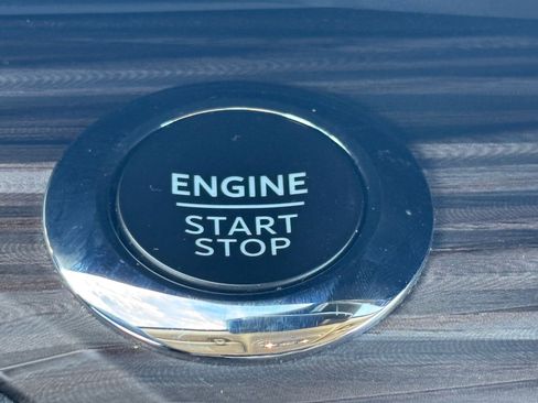 Used 2023 Ford Explorer Limited image 21