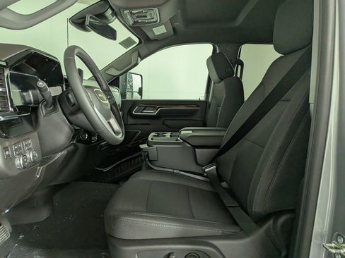 New 2026 GMC Sierra 2500 SLE w/ SLE Value Package; AWD/4WD image 15