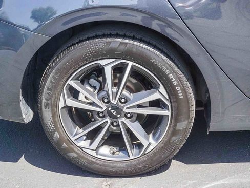 Used 2024 Kia Forte LXS image 8