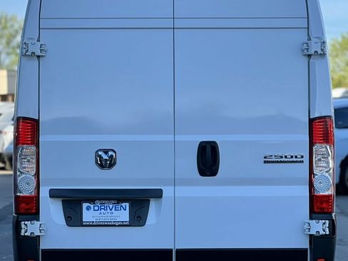 Used 2025 RAM ProMaster 2500 w/ Convenience Group FWD image 32
