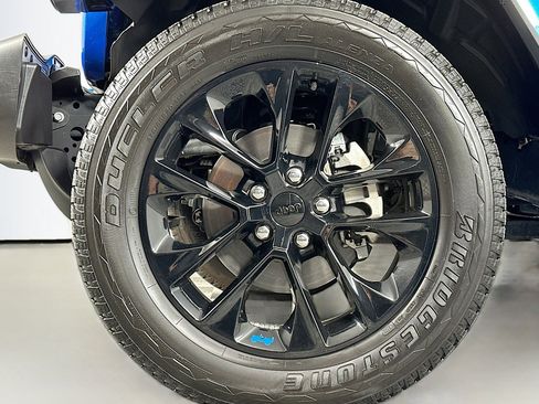 Used 2023 Jeep Wrangler Sahara image 11