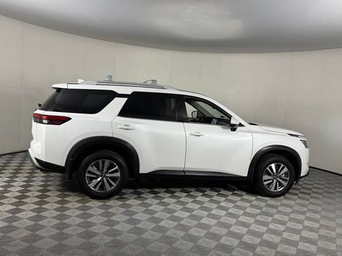 Used 2025 Nissan Pathfinder SL FWD image 7