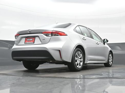 Used 2025 Toyota Corolla LE FWD image 29
