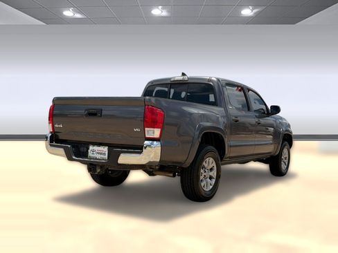 Used 2016 Toyota Tacoma SR5 w/ SR5 Appearance Package (SN) AWD/4WD image 9