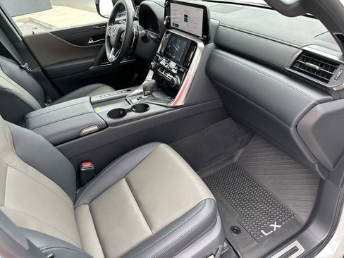 Used 2026 Lexus LX 700h Overtrail AWD/4WD image 27