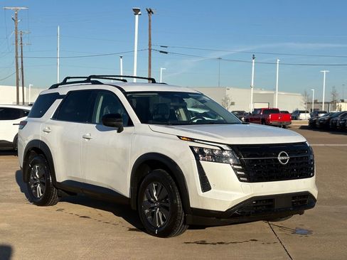 New 2026 Nissan Pathfinder SV FWD image 5