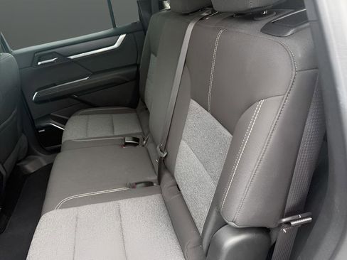 Used 2025 GMC Acadia Elevation image 11