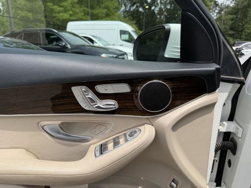 Certified 2019 Mercedes-Benz GLC 300 image 6
