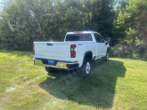 Used 2022 Chevrolet Silverado 2500 LT w/ Convenience Package AWD/4WD image 7
