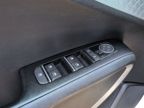 Used 2024 Kia Soul LX w/ Option Group 015 FWD image 20