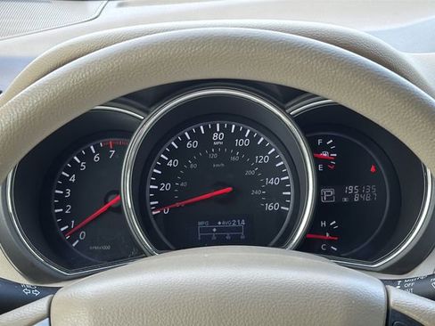 Used 2012 Nissan Murano S image 16