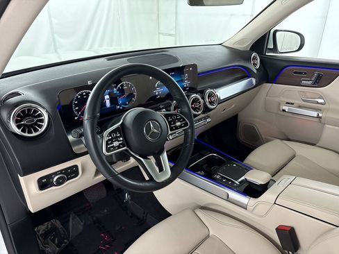 Certified 2023 Mercedes-Benz GLB 250 image 4