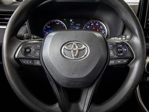 Used 2019 Toyota RAV4 XLE AWD/4WD image 33