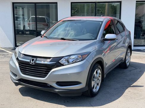 Used 2017 Honda HR-V LX image 10