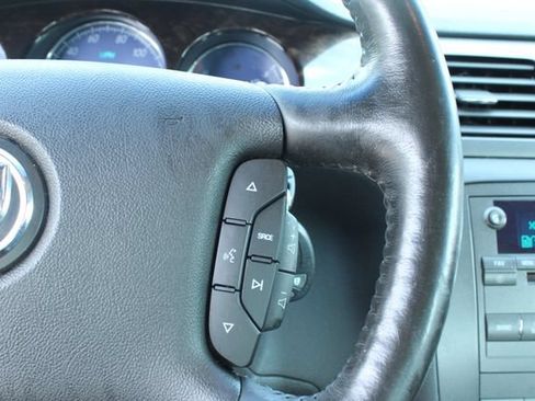 Used 2007 Buick Lucerne CXS w/ Driver Confidence Package FWD image 23