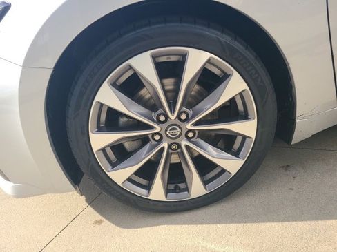 Used 2022 Nissan Maxima Platinum w/ Sport Mat Group image 12