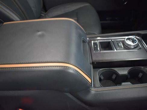 Used 2024 Ford Expedition Platinum image 29