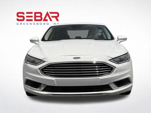 Used 2018 Ford Fusion SE w/ Equipment Group 602A FWD image 2