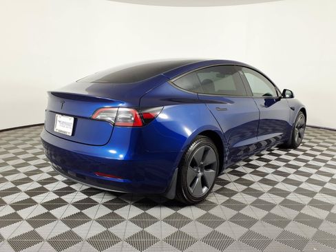 Used 2023 Tesla Model 3 Standard Range RWD image 4