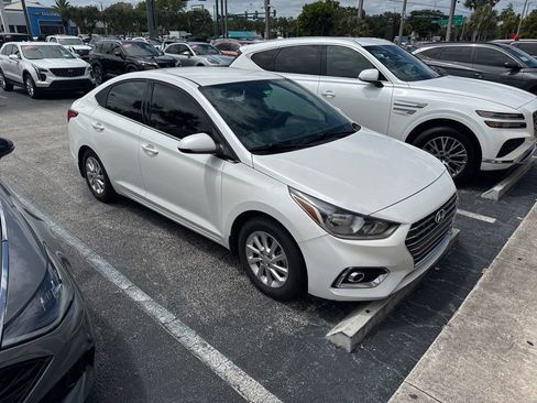 Used 2022 Hyundai Accent SEL image 3