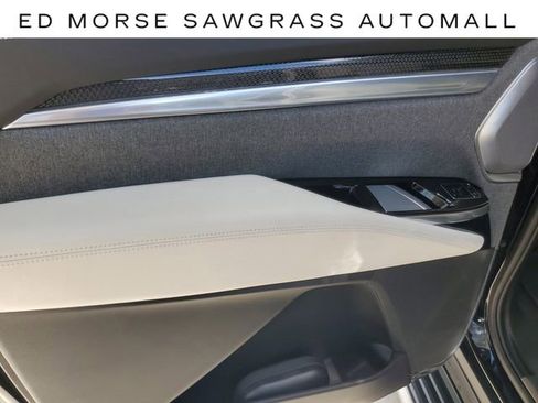 Certified 2025 Cadillac Escalade ESV V image 14