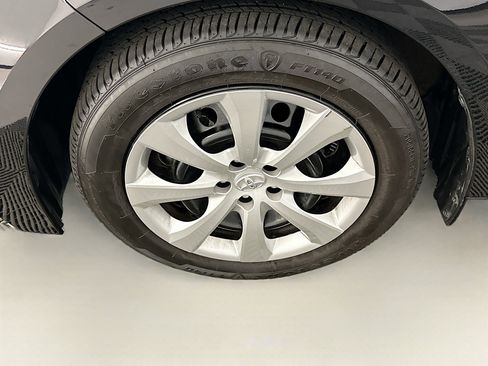 Used 2025 Toyota Corolla LE image 11