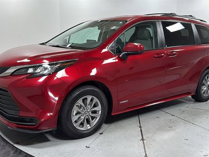 Used 2021 Toyota Sienna LE