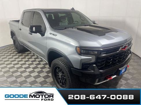 Used 2023 Chevrolet Silverado 1500 ZR2 w/ Technology Package AWD/4WD image 1