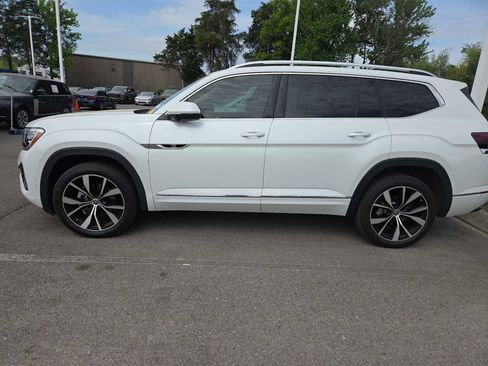 Used 2024 Volkswagen Atlas SEL Premium R-Line image 9